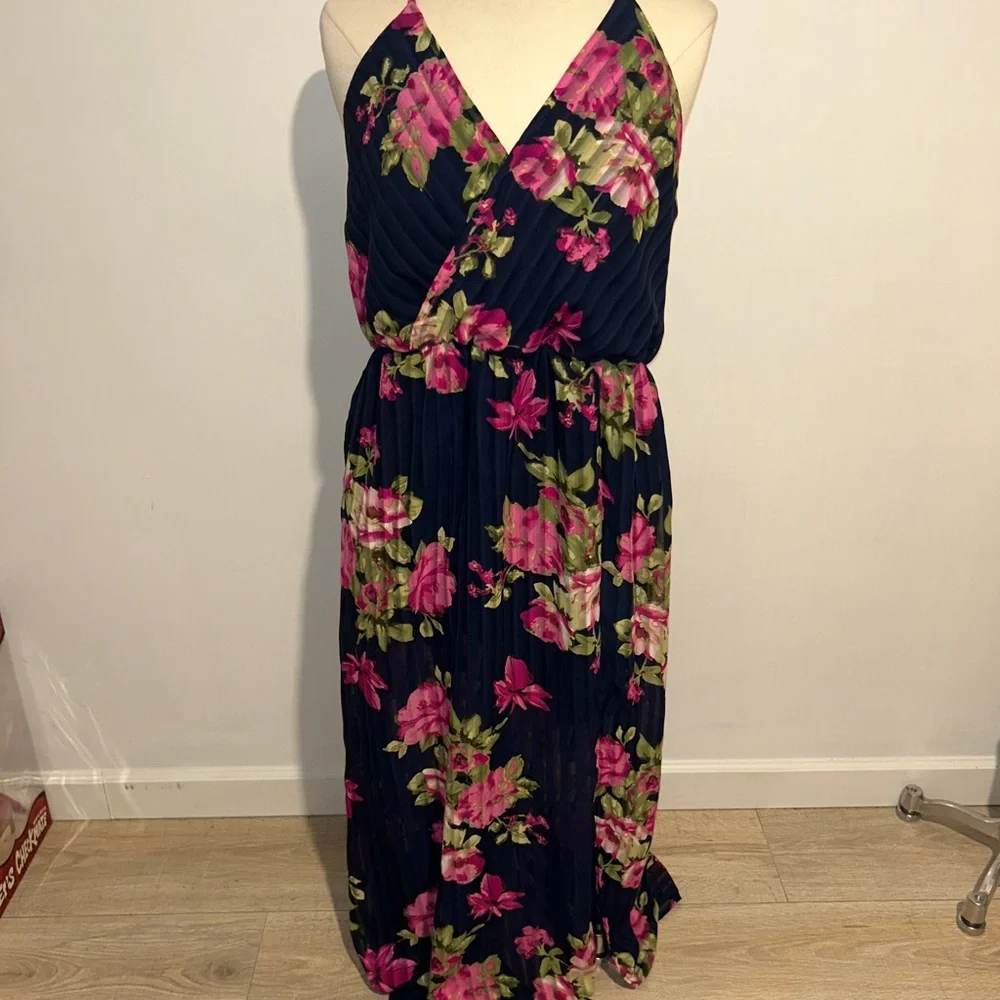 Charlotte Russe Pink and Green Halter Sundress - Picture 1 of 3